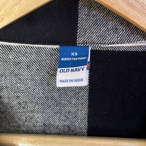 Old Navy plaid pajama top - Picture 2 of 11